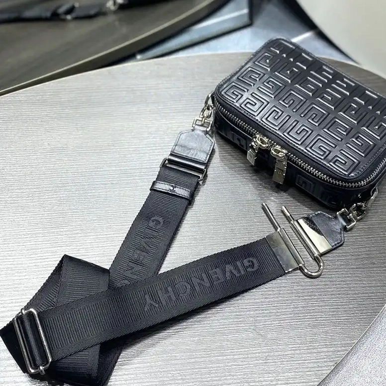 Brother Sam Yupoo Bag 2209SW0077 Givenchy 0713